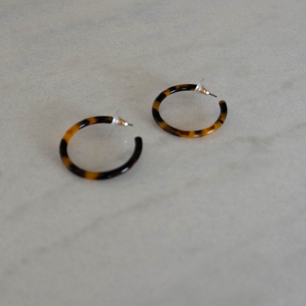 Tortoiseshell Hoop Earrings by Madewell